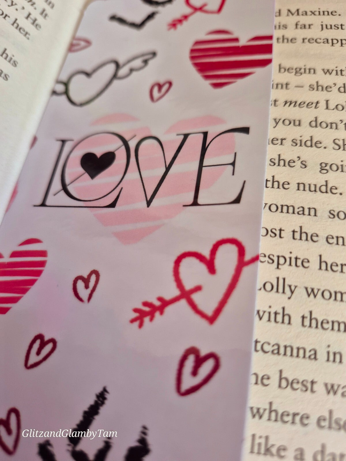 Love Bookmark: Heart Design Valentine Gift for Book Lovers Reading Accessory