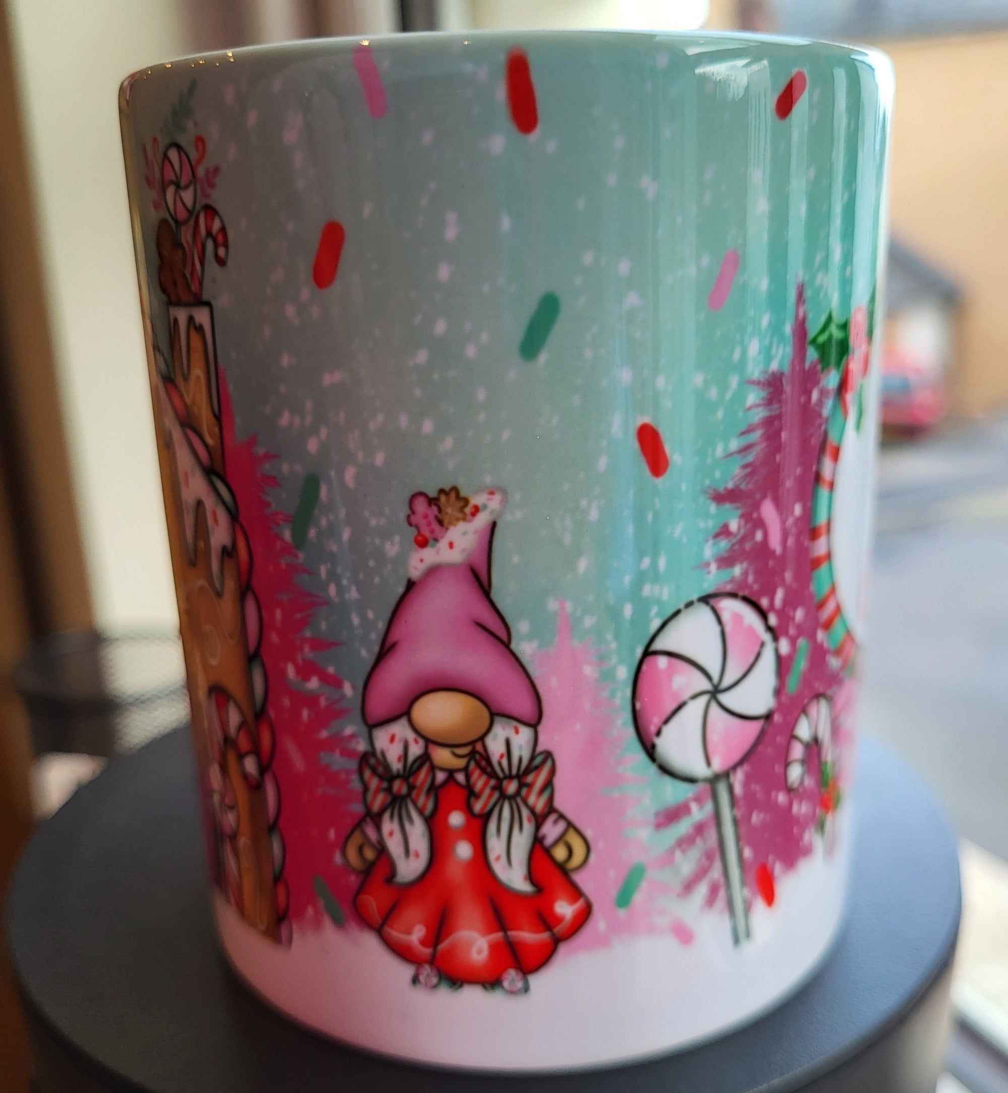 Christmas Gnome Mug: Festive Holiday Gingerbread Design, Perfect Gift! #ChristmasMug #GnomeDecor #HolidayGift