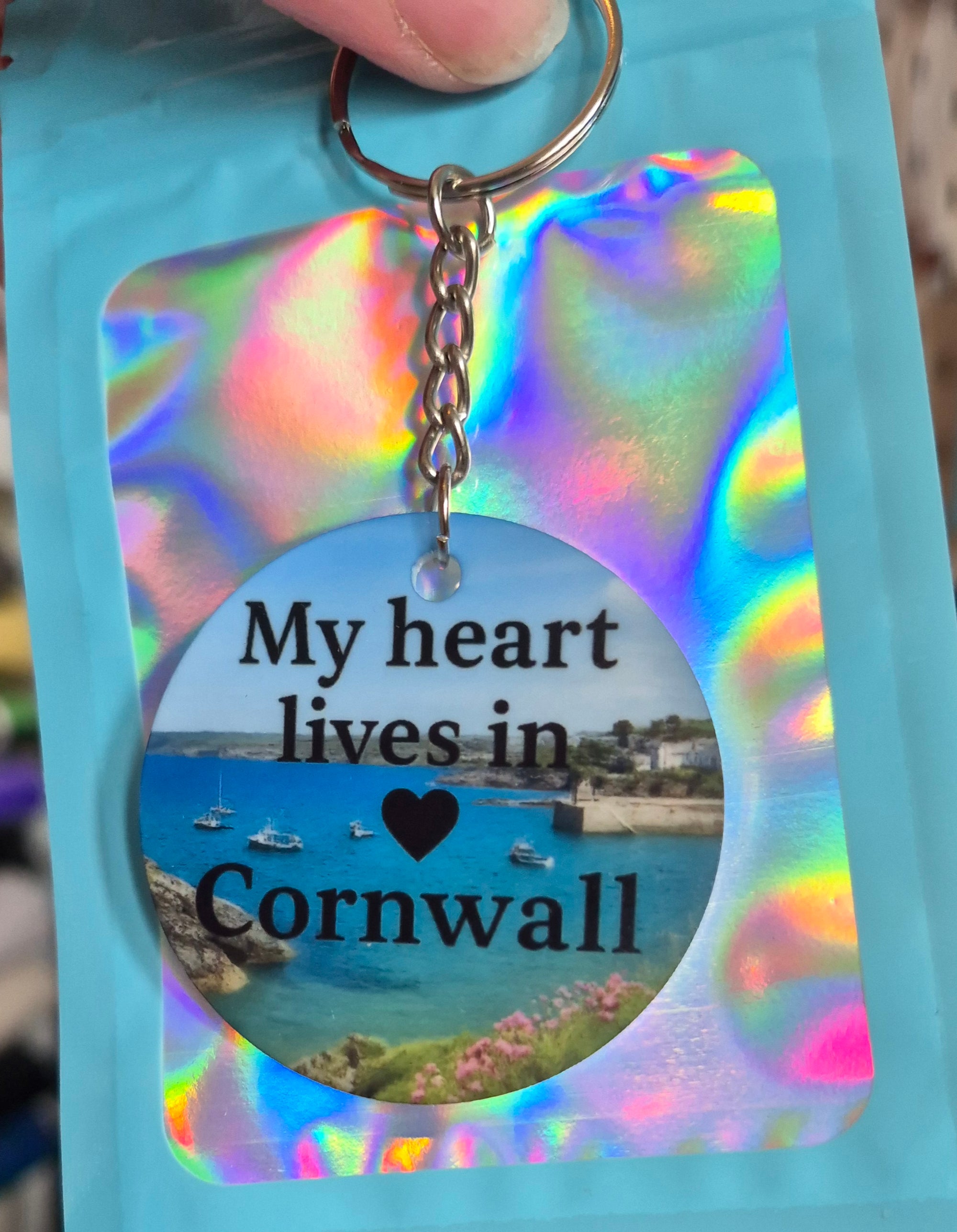 My Heart Lives in Cornwall Keyring – Cornish Harbour Gift – Round Acrylic Keychain – Handmade Souvenir from Cornwall – Holographic Gift Packaging
