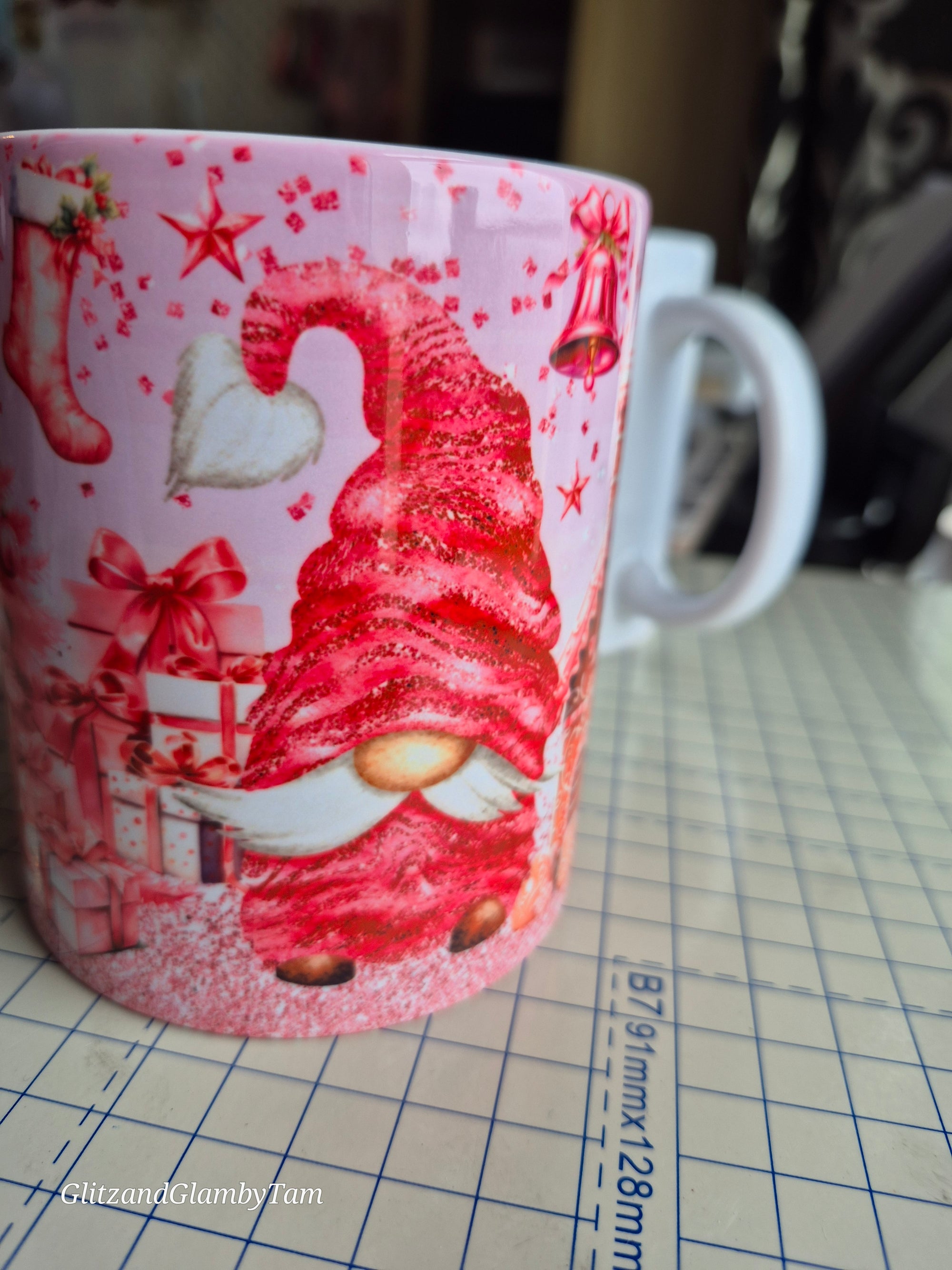 🎄 Personalised Pink Christmas Gonk Mug – 11oz | Dishwasher & Microwave Safe | Festive Gift Idea 🎁